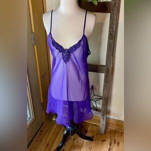 💥Frederick's of Hollywood Sheer Low Back Chemise - VINTAGE💥